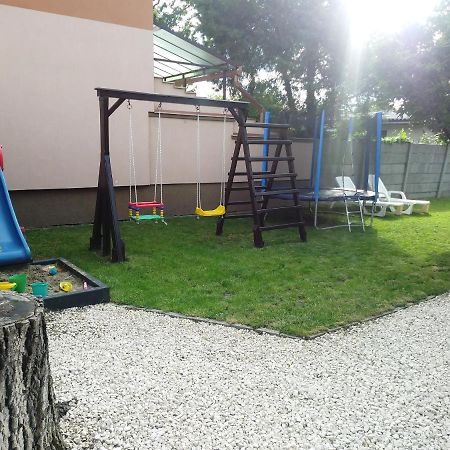 Szivárvány Apartman Gyula Exterior foto