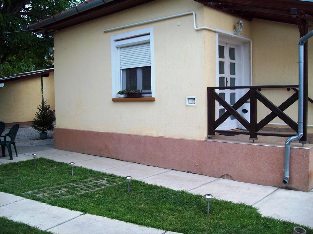 Szivárvány Apartman Gyula Quarto foto